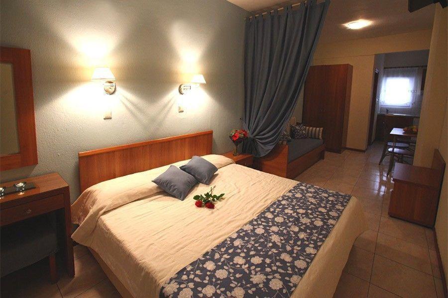 Nikos House Aparthotel Nikiti  Exterior photo