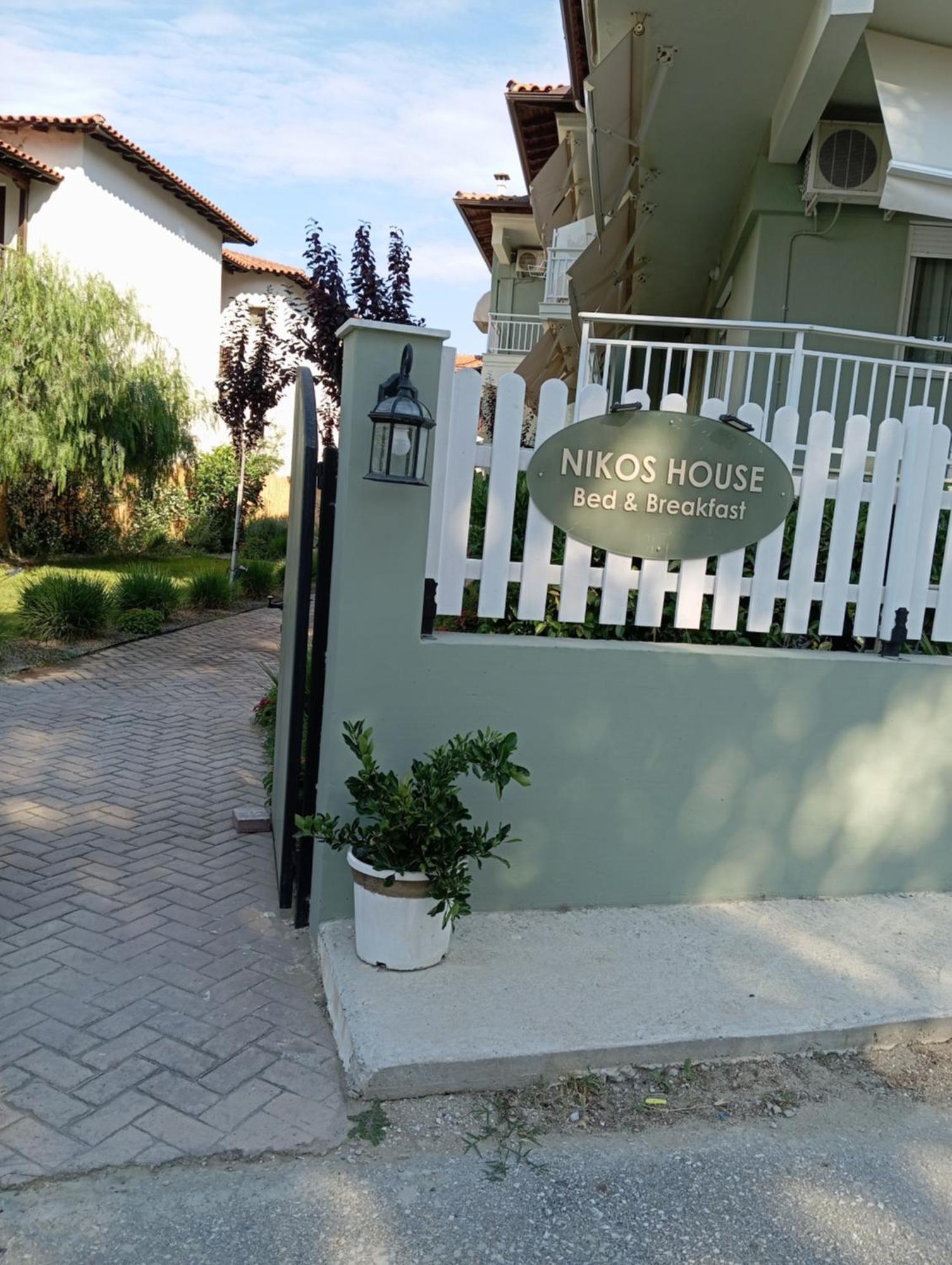 Nikos House Aparthotel Nikiti  Exterior photo